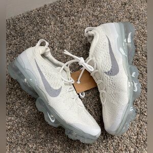 Sz 7.5 Women's Nike Air VaporMax 2023 Flyknit Shoes